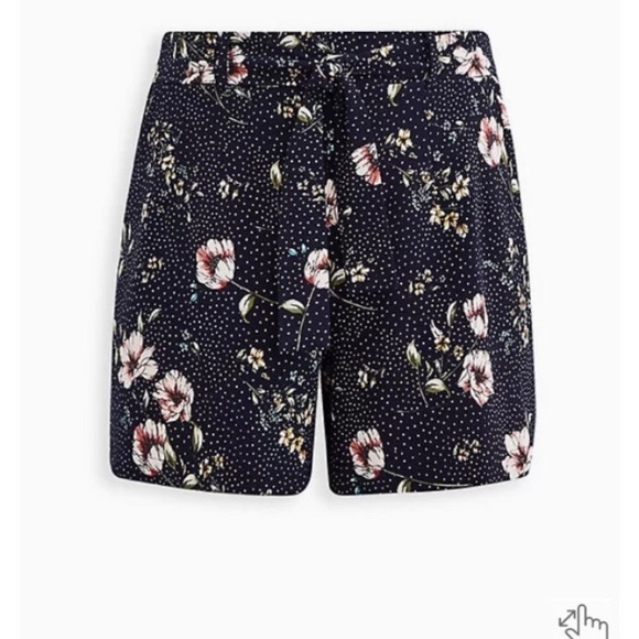Torrid Shorts - Picture 2 of 2